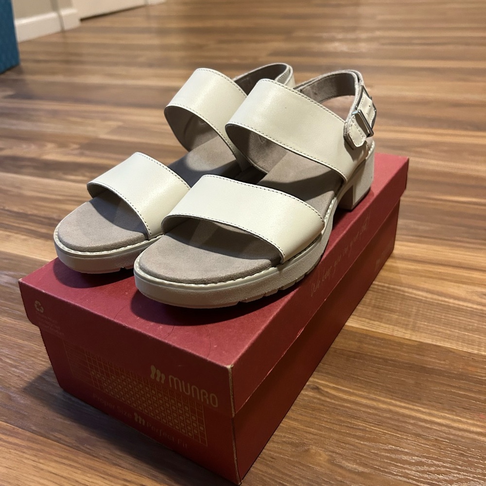 Munro lug sole sandal